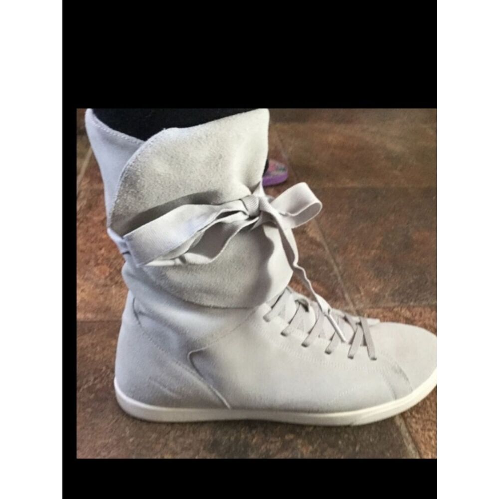 Nike RARE Racquette Mid Granito sneaker bootie.